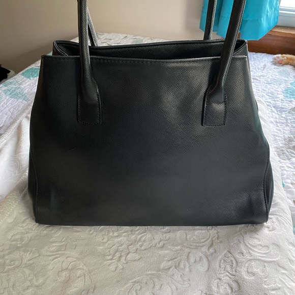 Tahari shoulder bag - Picture 4 of 6